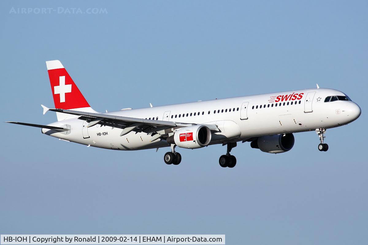 HB-IOH, 1997 Airbus A321-111 C/N 664, at spl