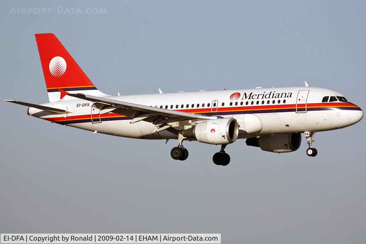 EI-DFA, 2000 Airbus A320-232 C/N 1305, at spl