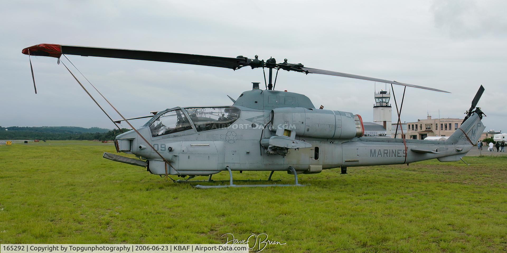 165292, Bell AH-1W Super Cobra C/N 26340, Barnes Static