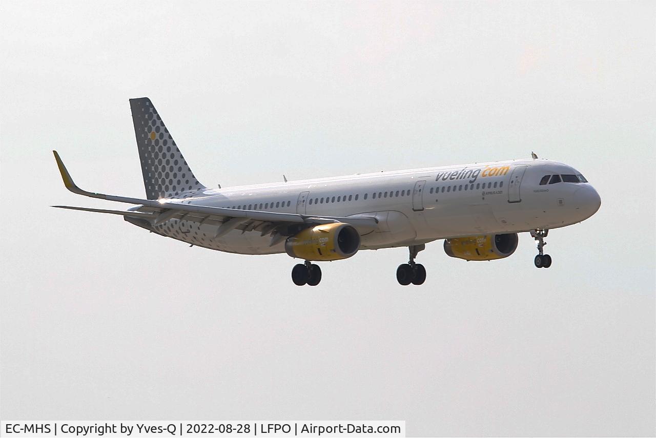 EC-MHS, 2015 Airbus A321-231 C/N 6740, Airbus A321-231, On final rwy 06, Paris Orly airport (LFPO-ORY)