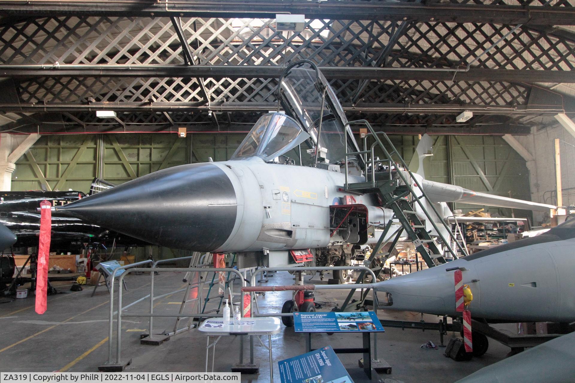ZA319, 1979 Panavia Tornado GR.1(T) C/N 001/BT001/3001, ZA319 (9315M) Panavia Tornado GR1 BDAC Old Sarum