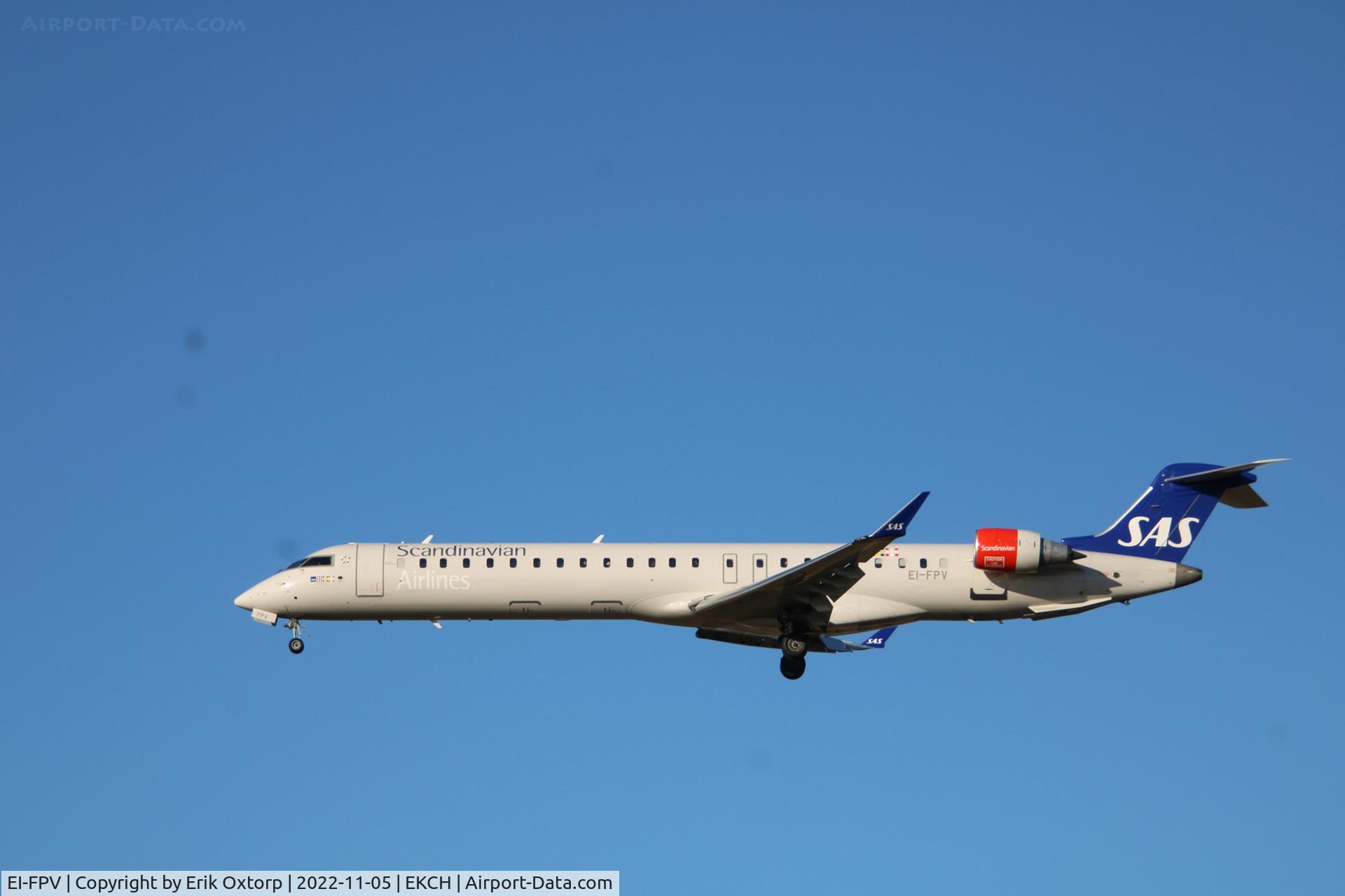 EI-FPV, 2017 Bombardier CRJ-900LR (CL-600-2D24) C/N 15440, EI-FPV landing rw22L