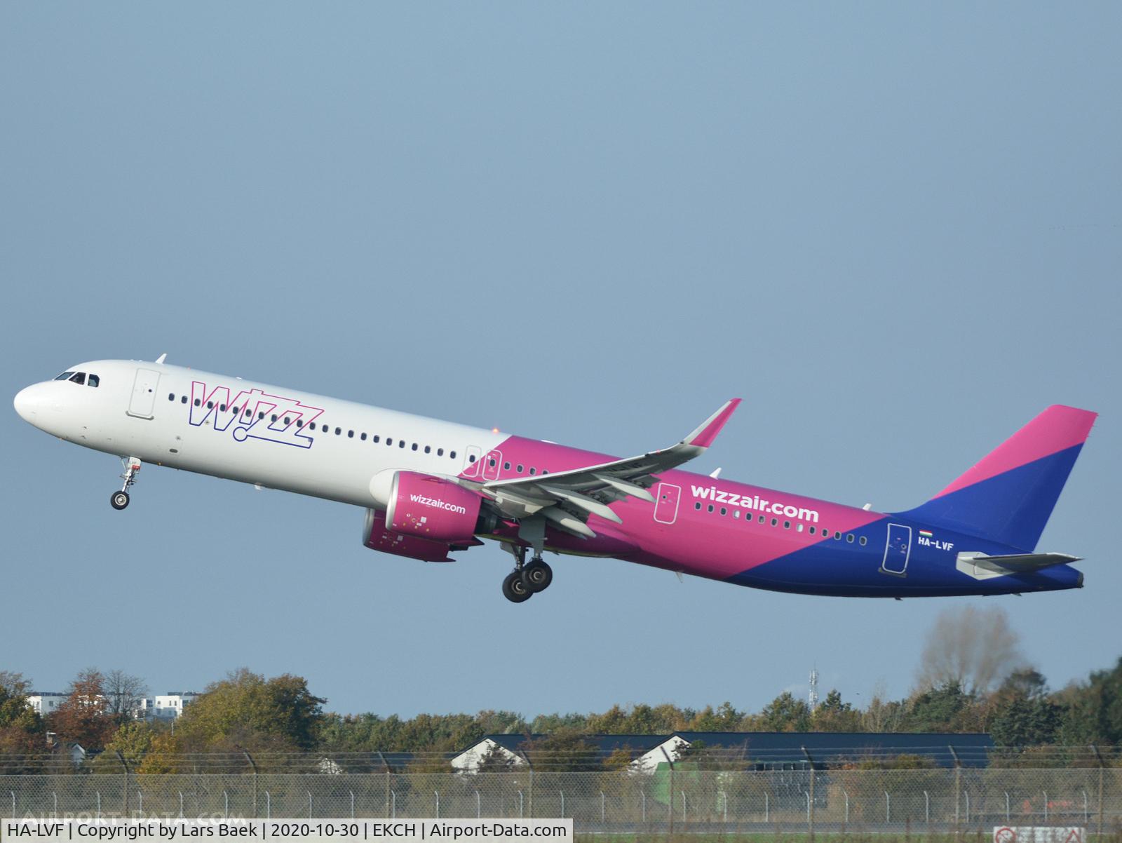 HA-LVF, 2019 Airbus A321-271NX C/N 8966, RWY22R from St. Magleby