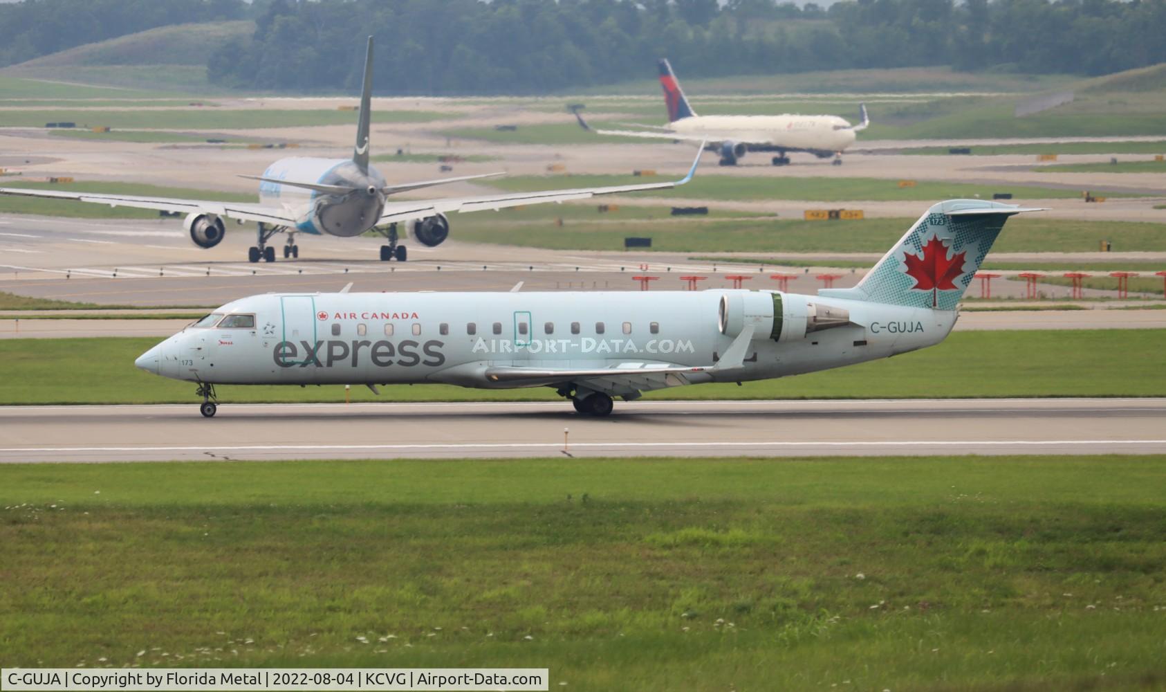 C-GUJA, 2005 Bombardier CRJ-200ER (CL-600-2B19) C/N 8011, CVG 2022