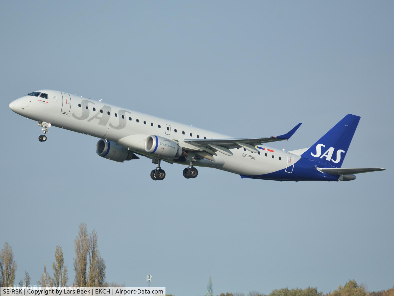 SE-RSK, 2007 Embraer 195LR (ERJ-190-200LR) C/N 19000120, RWY22R from St. Magleby