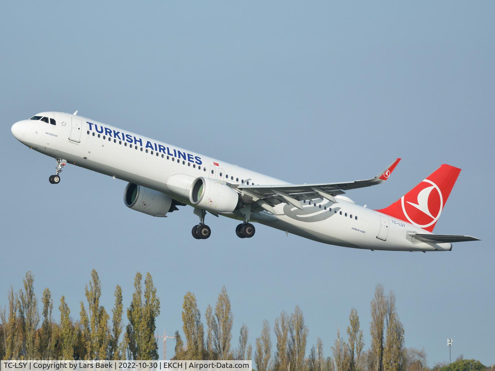 TC-LSY, 2020 Airbus A321-271NX C/N 9415, RWY22R from St. Magleby