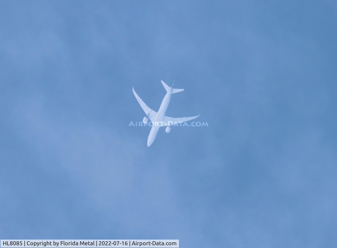 HL8085, 2017 Boeing 787-9 Dreamliner C/N 34814, Korean Air in flight over Michigan thumb area CYYZ - ICN