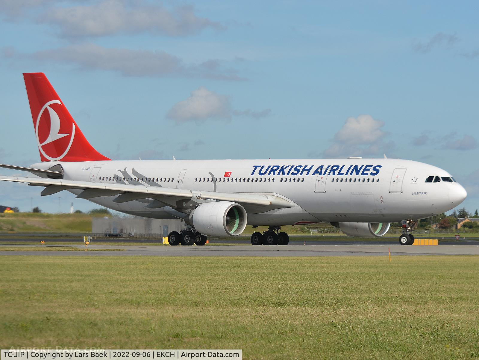 TC-JIP, 2007 Airbus A330-223 C/N 876, RWY04R