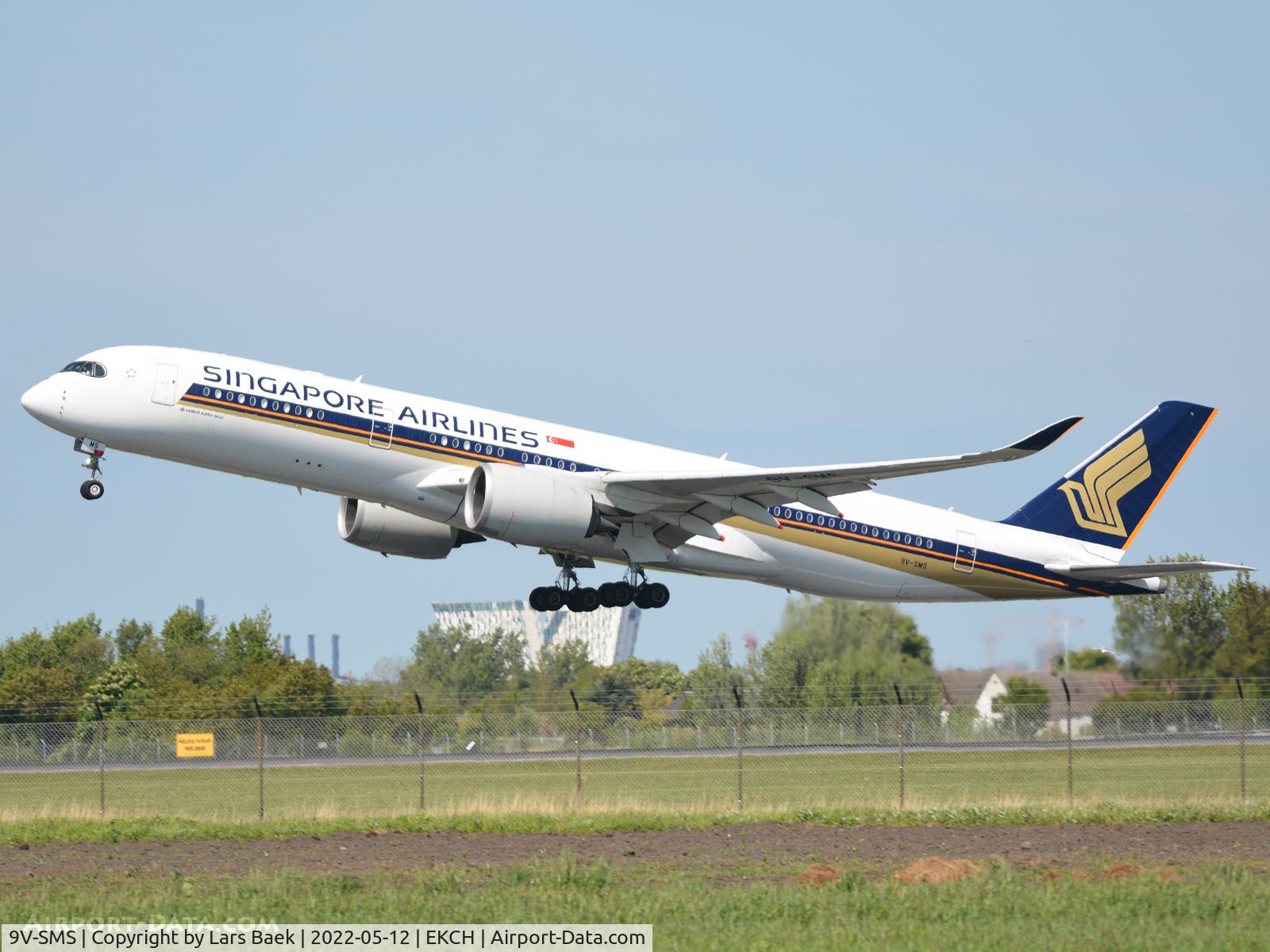 9V-SMS, 2017 Airbus A350-941 C/N 158, RWY22R from St. Magleby