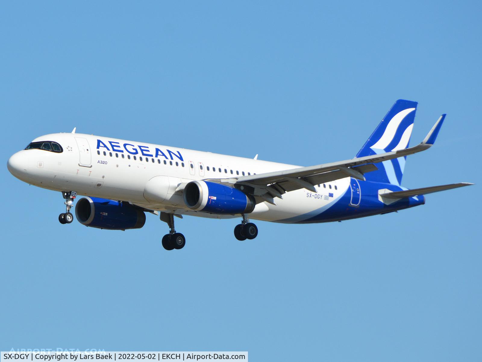 SX-DGY, 2015 Airbus A320-232 C/N 6611, RWY22L