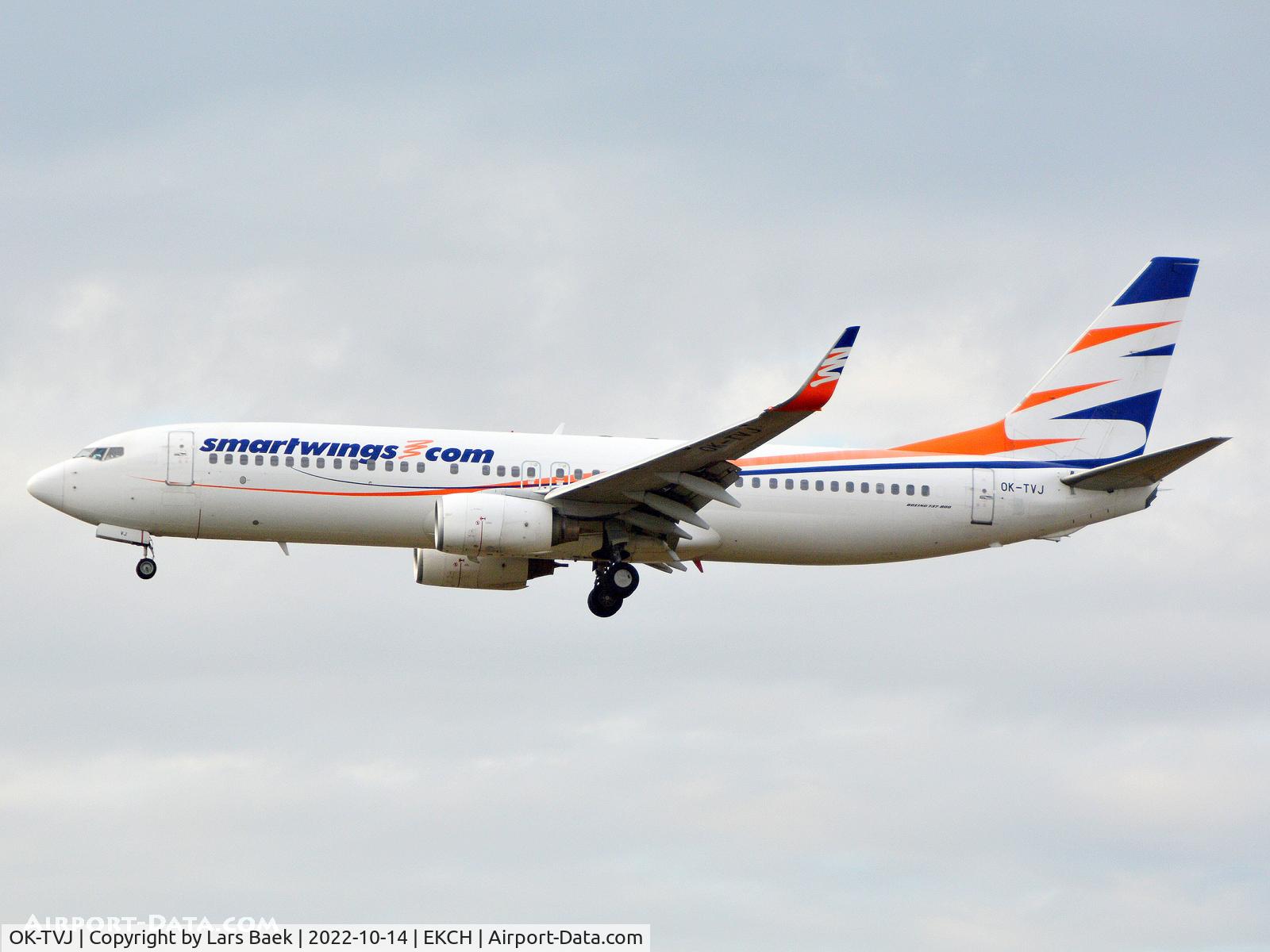 OK-TVJ, 2004 Boeing 737-8Q8 C/N 29351, RWY22L