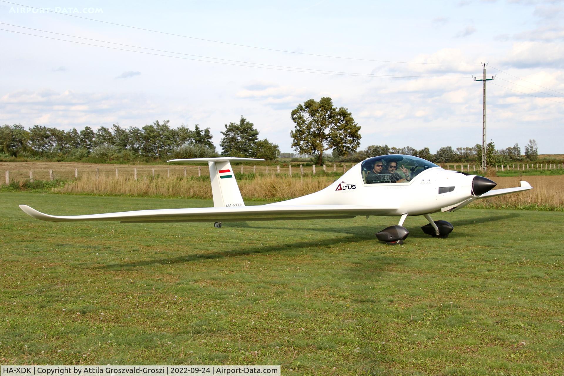HA-XDK, 2017 Omikron-Dokk Altus C/N 001, Becsehely, Mura Airport, Hungary