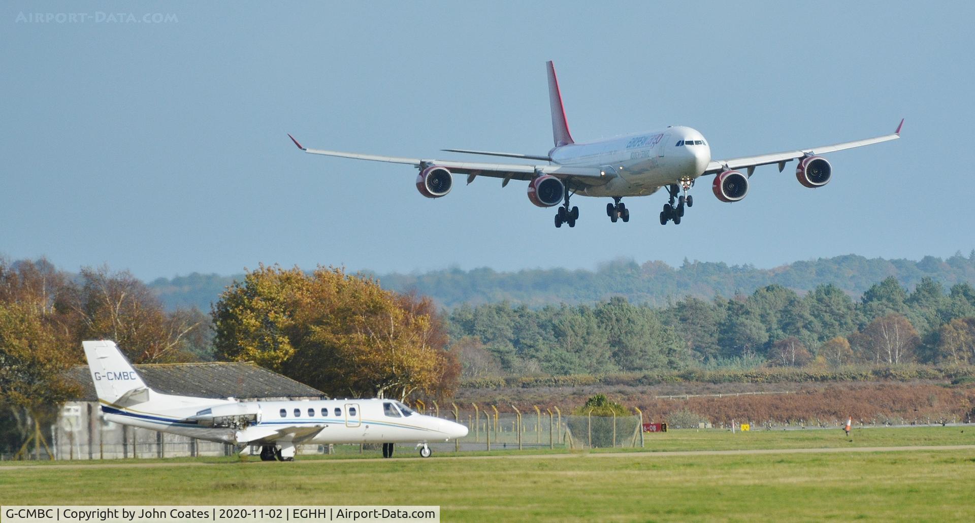 G-CMBC, 2000 Cessna 550 Citation Bravo C/N 550-0951, Out engine running with 9H-EAL landing behind