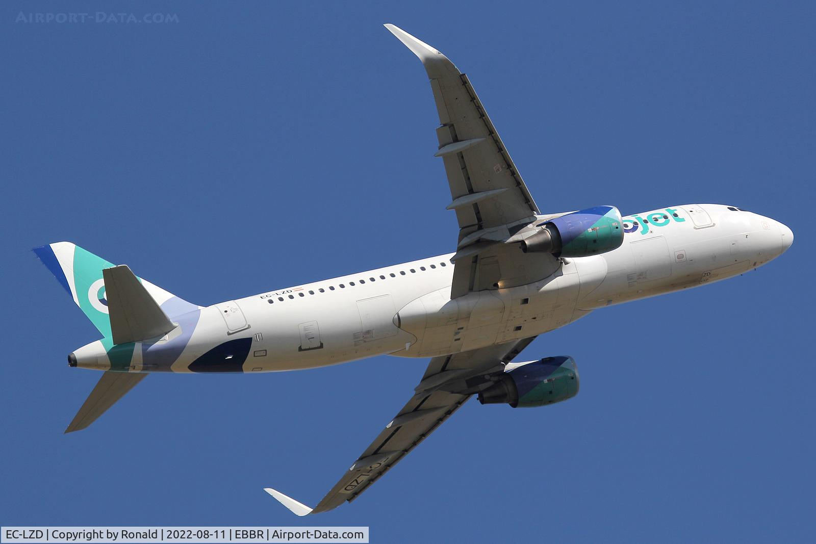 EC-LZD, 2013 Airbus A320-214 C/N 5642, at bru