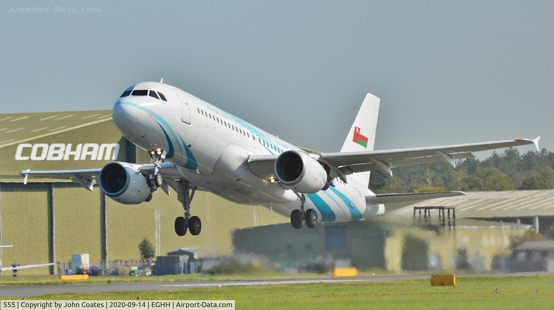 555, 2009 Airbus ACJ320 (A320-214/CJ) C/N 4117, Lifting off runway 26