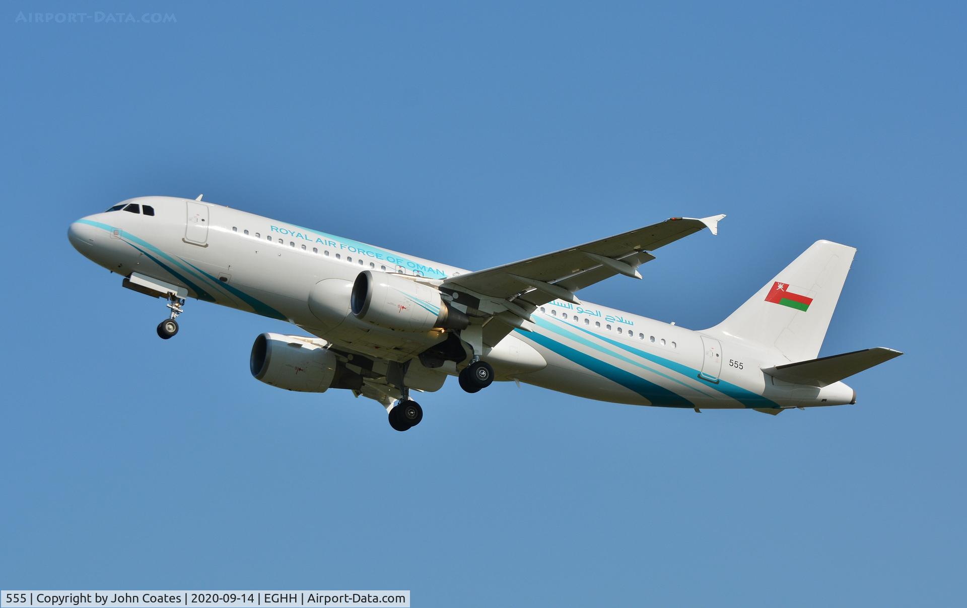 555, 2009 Airbus ACJ320 (A320-214/CJ) C/N 4117, Climbing away from 26