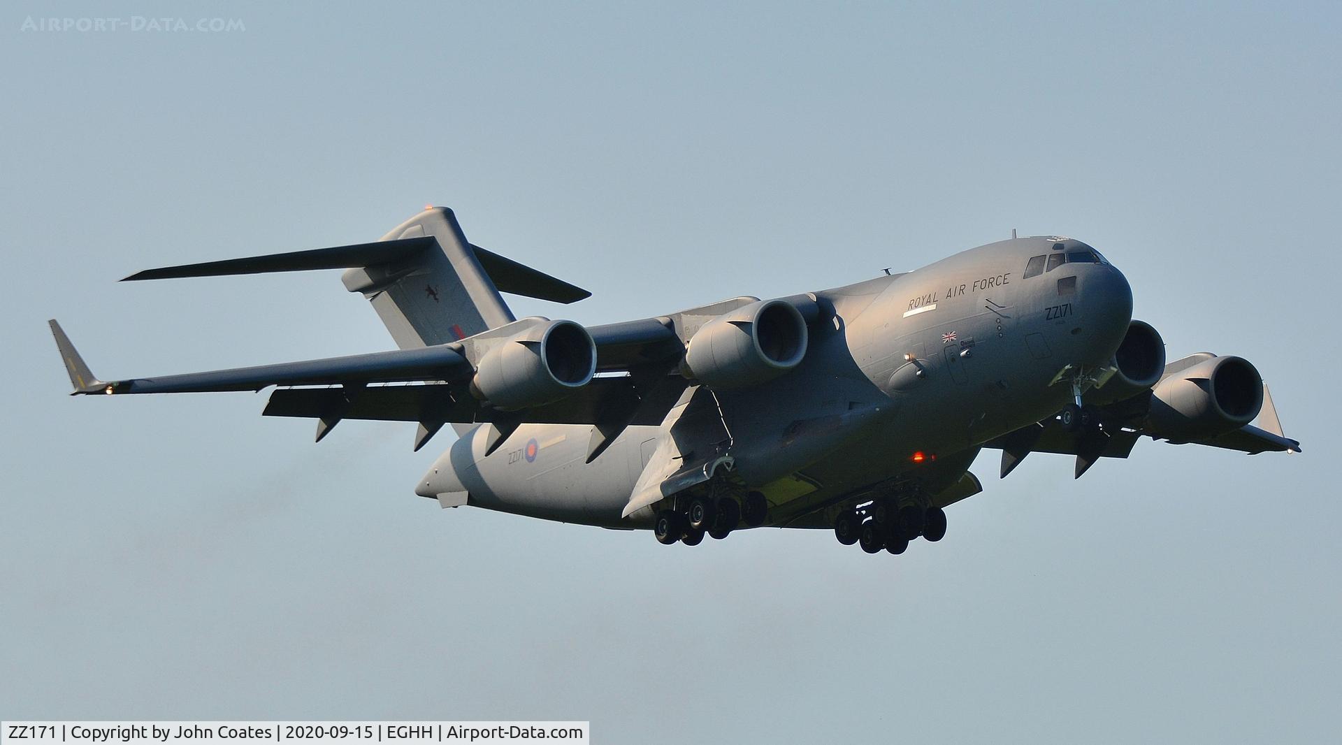 ZZ171, 2000 Boeing C-17A Globemaster III C/N F-007, Training approach