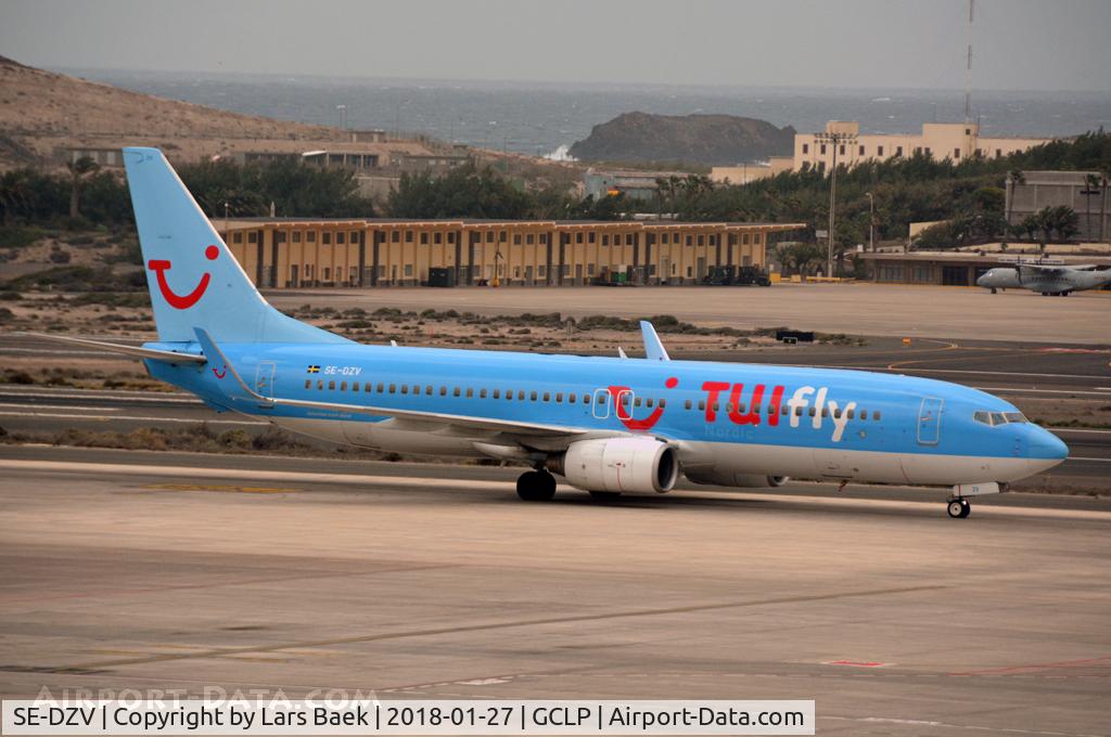 SE-DZV, 2003 Boeing 737-804 C/N 32904, Arriving