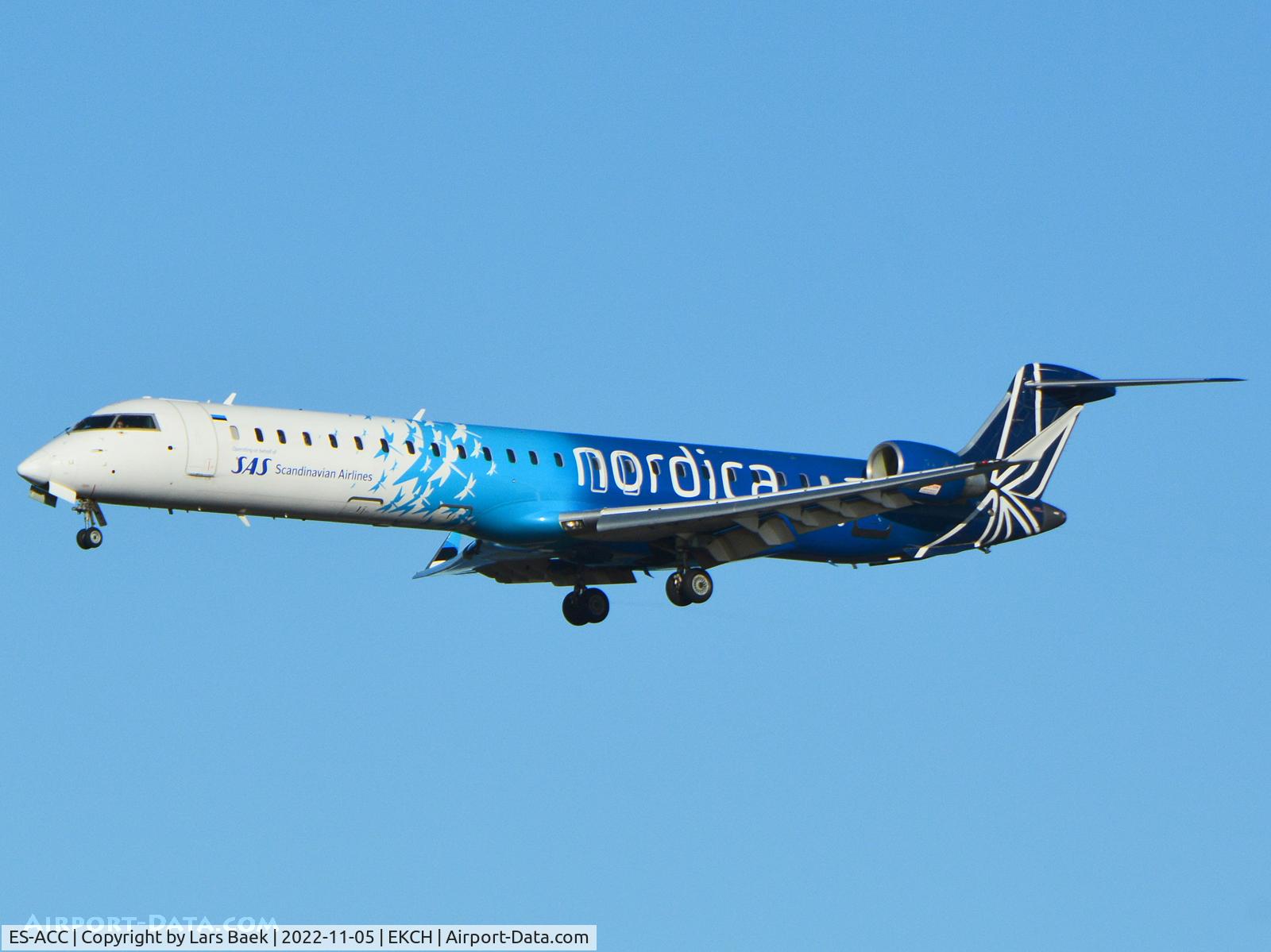 ES-ACC, 2011 Bombardier CRJ-900LR (CL-600-2D24) C/N 15262, RWY22L