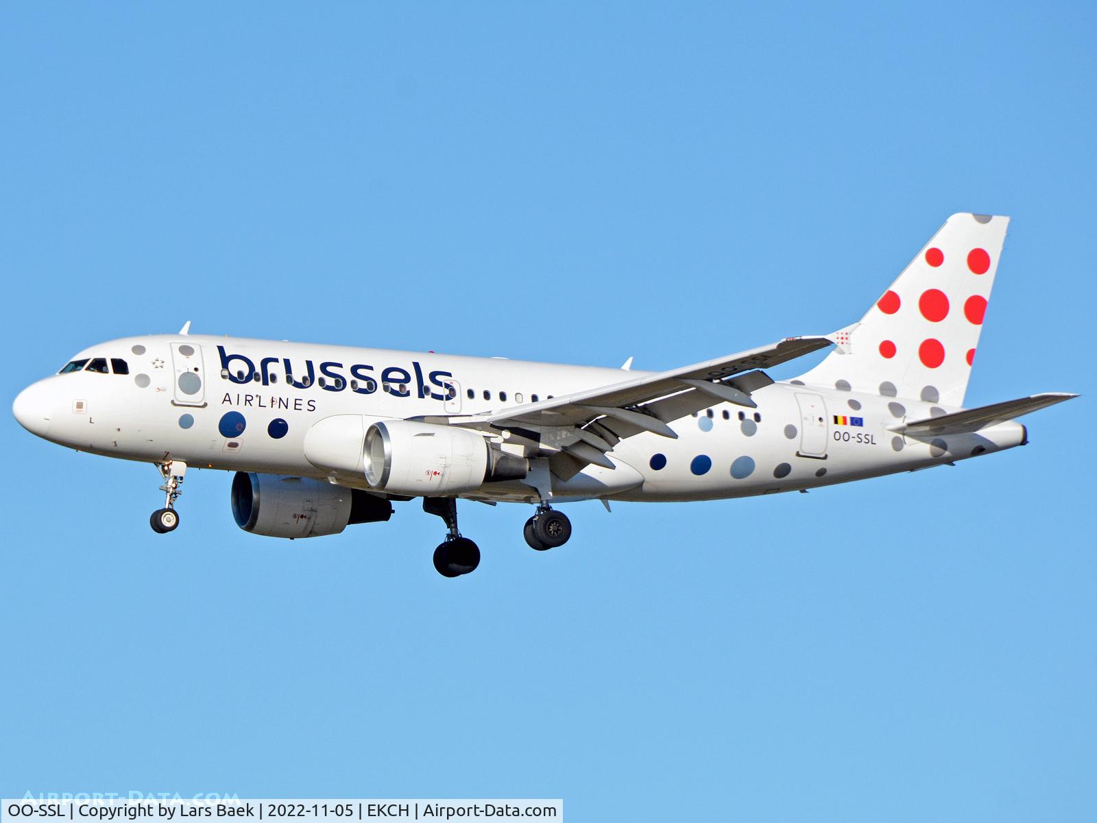 OO-SSL, 2002 Airbus A319-111 C/N 1803, RWY22L