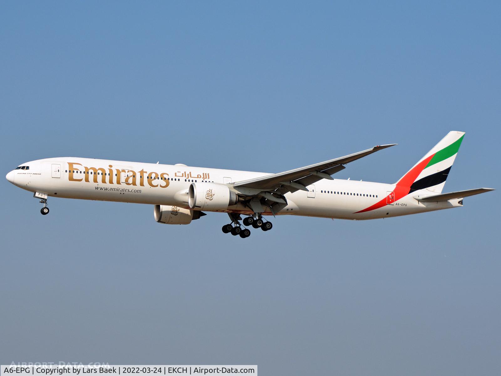 A6-EPG, 2015 Boeing 777-31H/ER C/N 42326, RWY22L