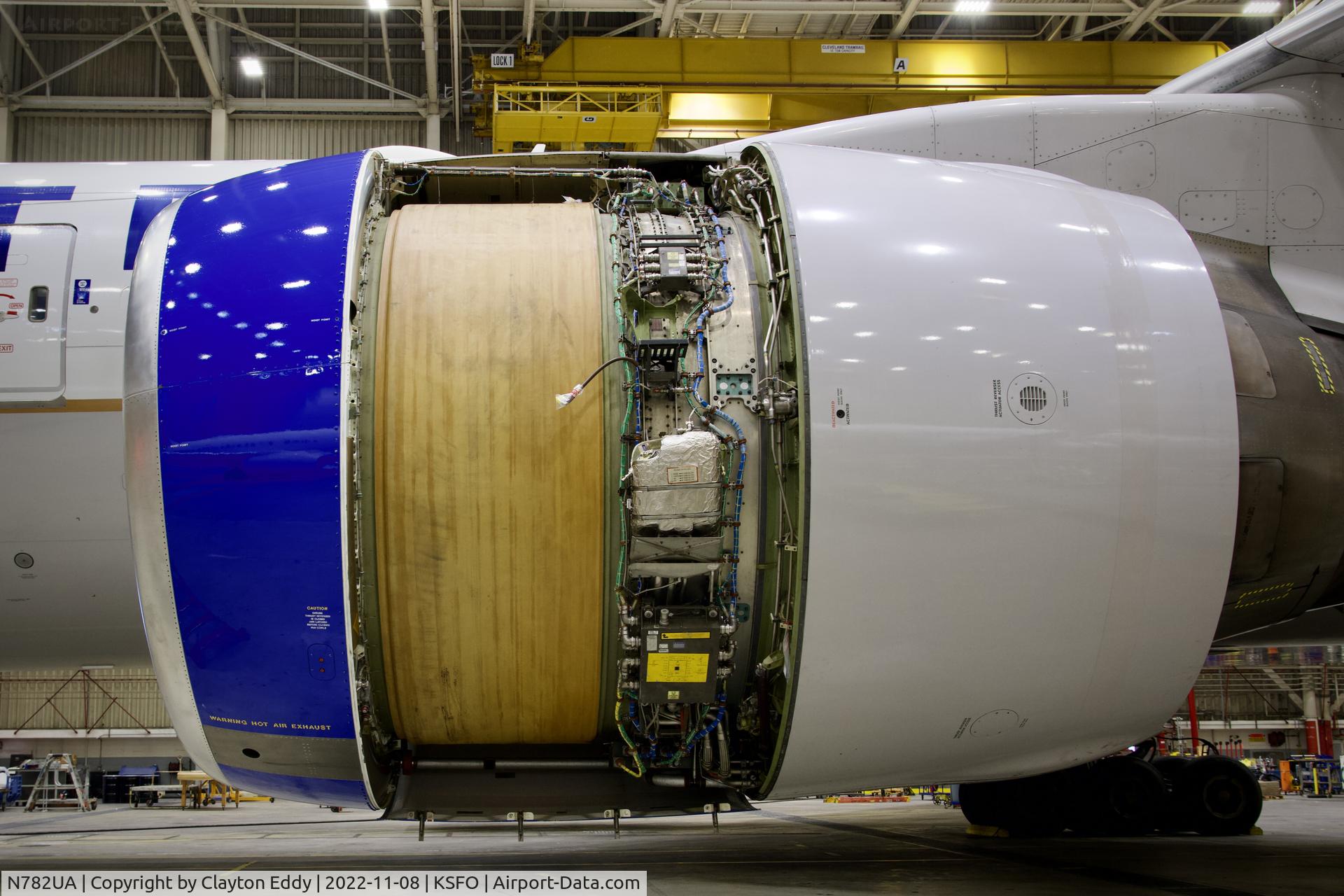N782UA, 1997 Boeing 777-222/ER C/N 26948, SFO 2022.