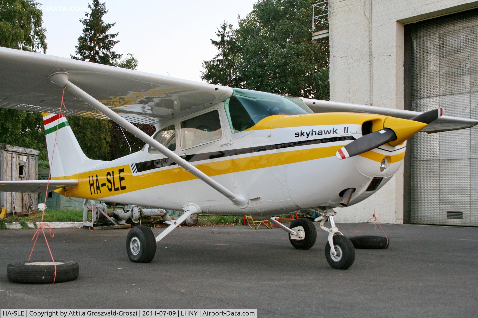 HA-SLE, Cessna 172L Skyhawk II C/N 17259309, LHNY - Nyiregyháza Airport, Hungary