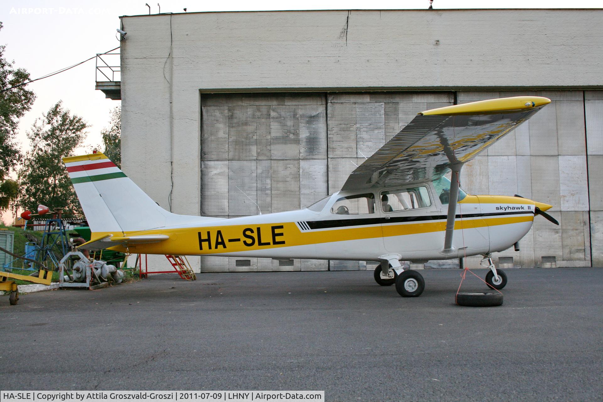 HA-SLE, Cessna 172L Skyhawk II C/N 17259309, LHNY - Nyiregyháza Airport, Hungary