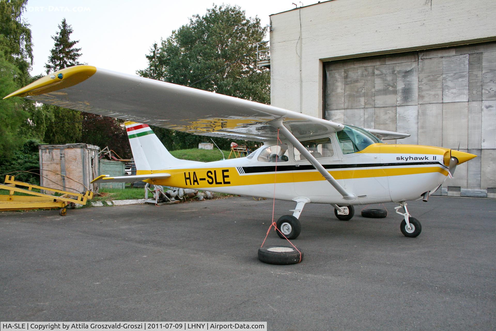 HA-SLE, Cessna 172L Skyhawk II C/N 17259309, LHNY - Nyiregyháza Airport, Hungary