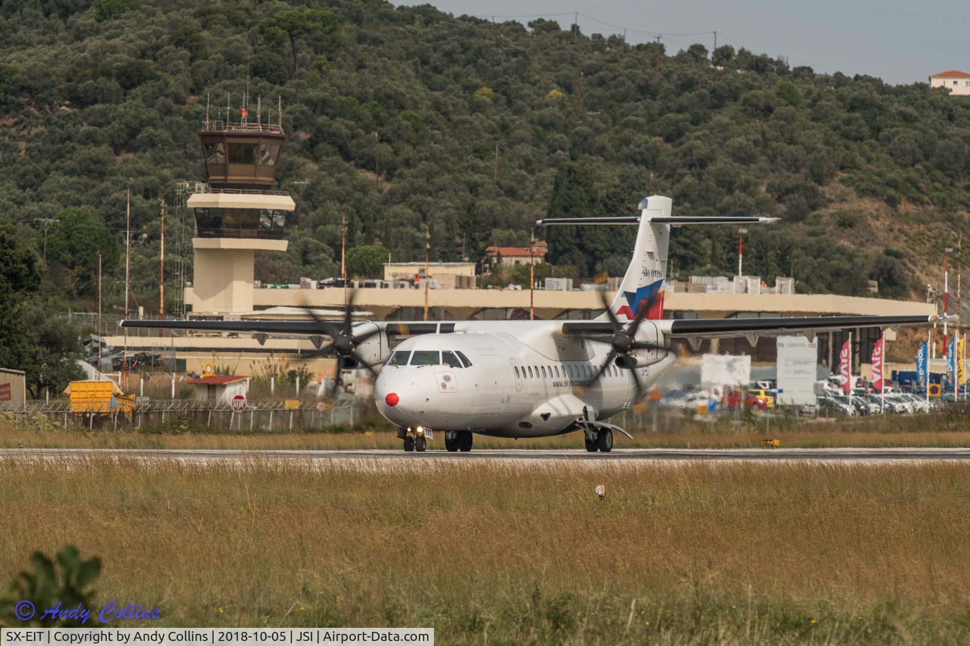 SX-EIT, 1996 ATR 42-500 C/N 530, SX-EIT at Skiathos