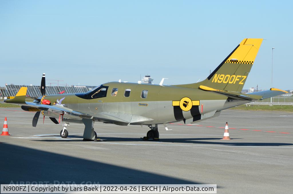 N900FZ, 2016 Socata TBM-700 C/N 1108, Parked