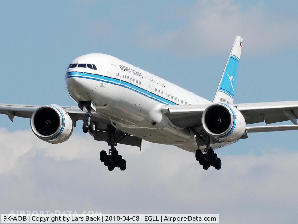 9K-AOB, 1998 Boeing 777-269/ER C/N 28744, Myrtle Ave RWY27L