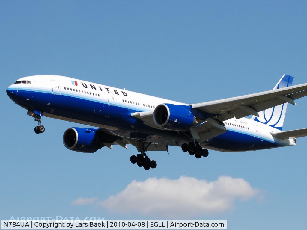 N784UA, 1997 Boeing 777-222/ER C/N 26951, Myrtle Ave RWY27L