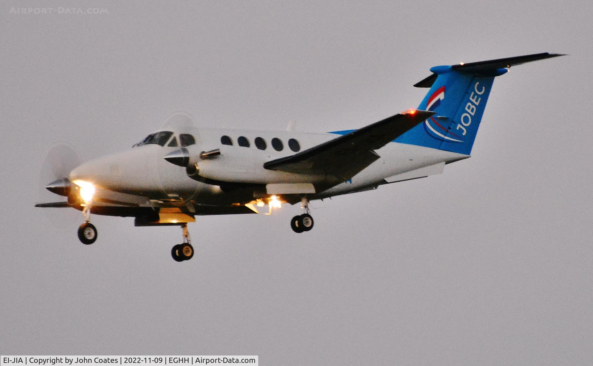 EI-JIA, 1979 Beech 200 Super King Air C/N BB-451, Evening arrival in fading light