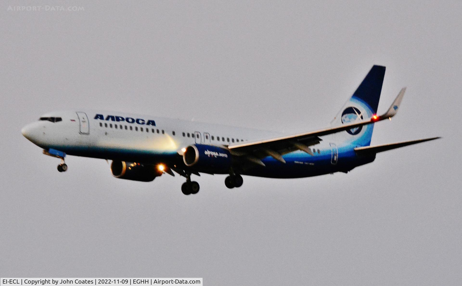 EI-ECL, 2005 Boeing 737-86N C/N 32655, Evening arrival in fading light