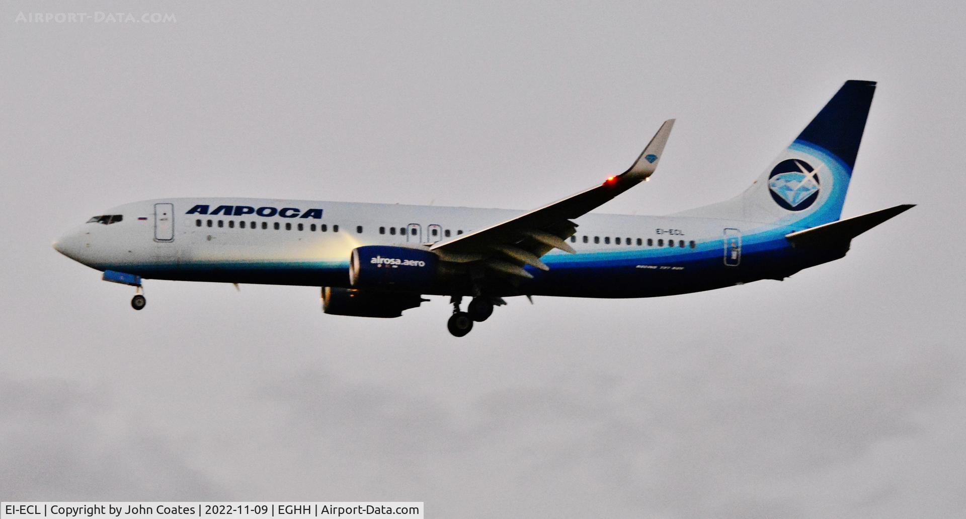 EI-ECL, 2005 Boeing 737-86N C/N 32655, Evening arrival in fading light. Called in on delivery flight from Naples to Shannon at lease end