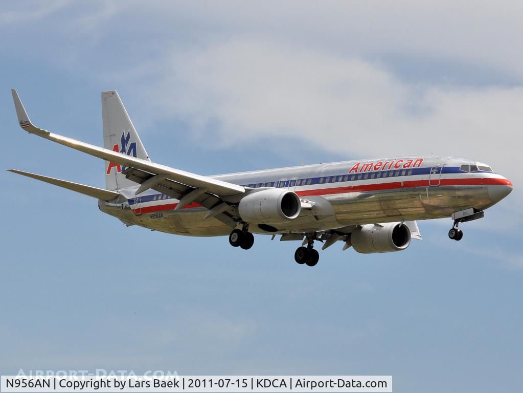 N956AN, 2001 Boeing 737-823 C/N 30090, Arrive