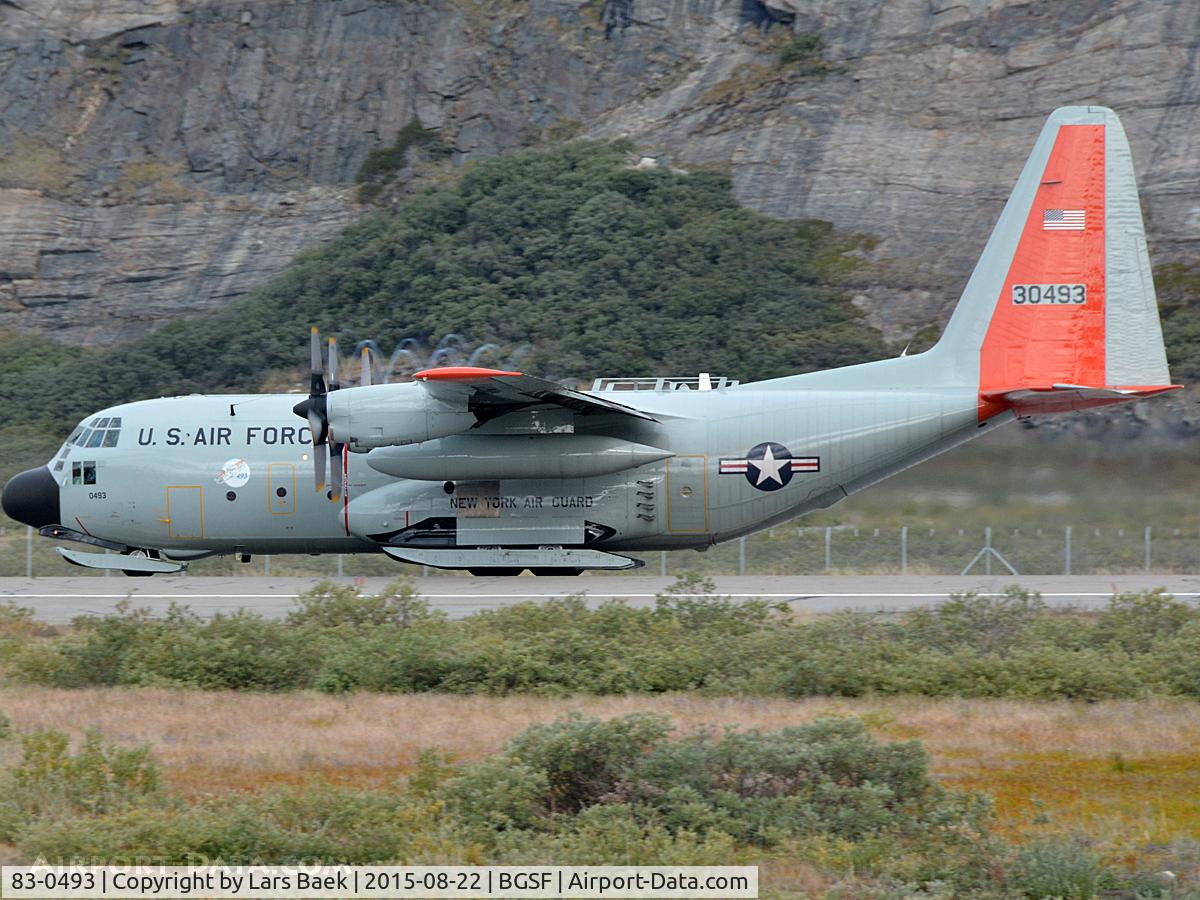 83-0493, 1983 Lockheed LC-130H Hercules C/N 382-5016, Departing