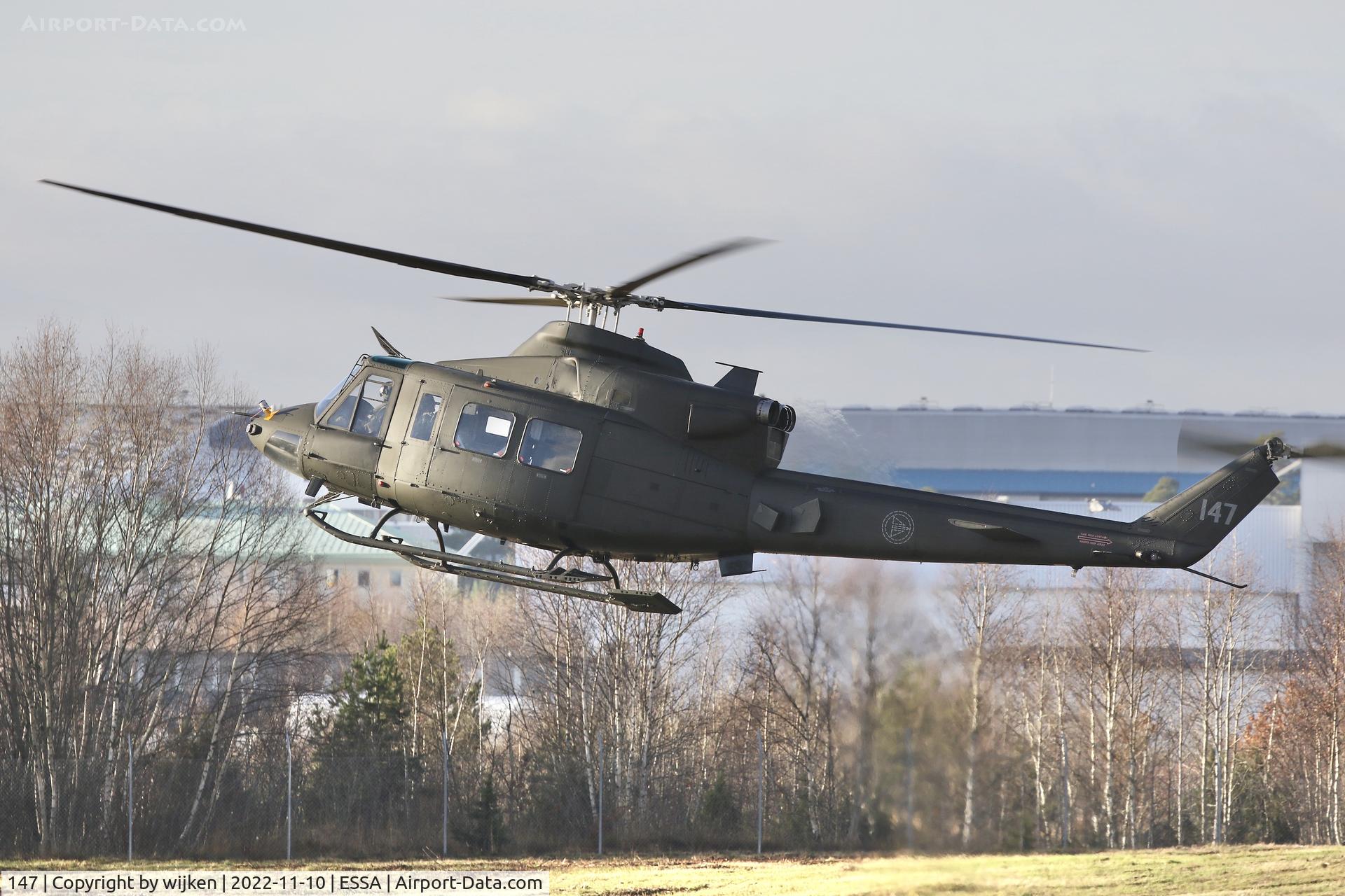 147, 1988 Bell 412SP C/N 33147, Ramp L