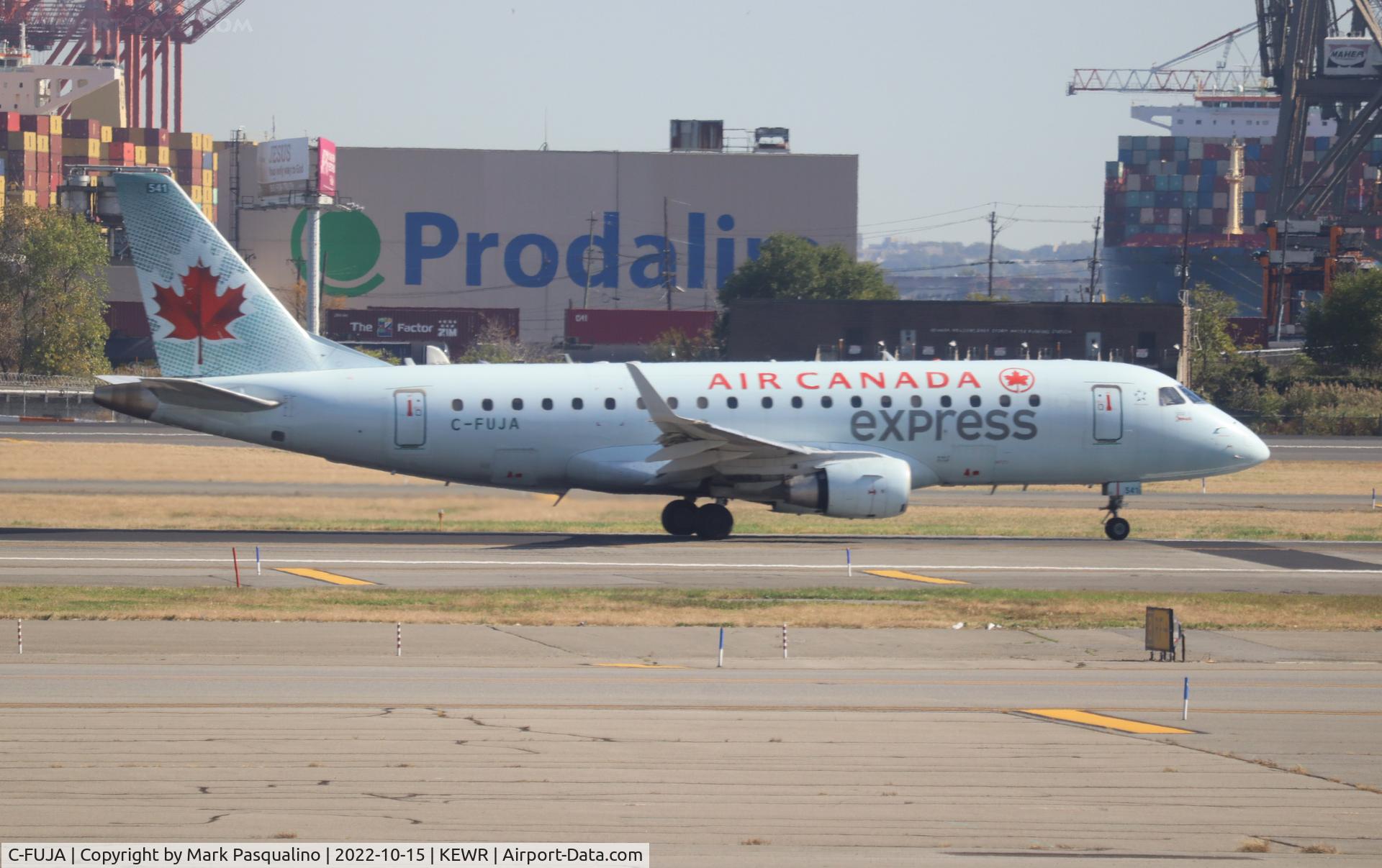 C-FUJA, 2009 Embraer 175SU (ERJ-170-200SU) C/N 17000272, ERJ-170-200SU