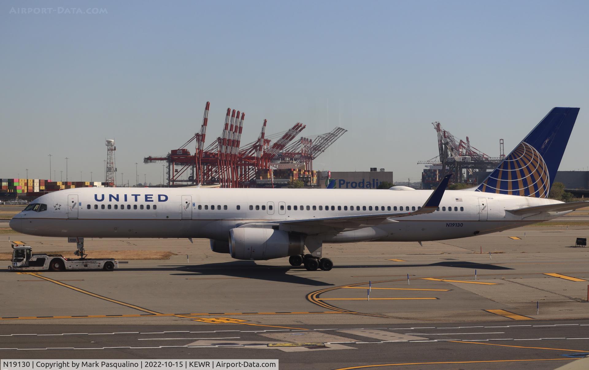 N19130, 1998 Boeing 757-224/ER C/N 28970, Boeing 757-224/ER