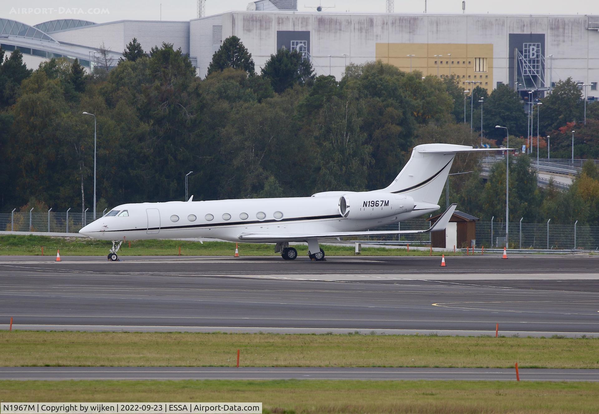 N1967M, 2017 Gulfstream Aerospace G550 C/N 5558, Ramp M