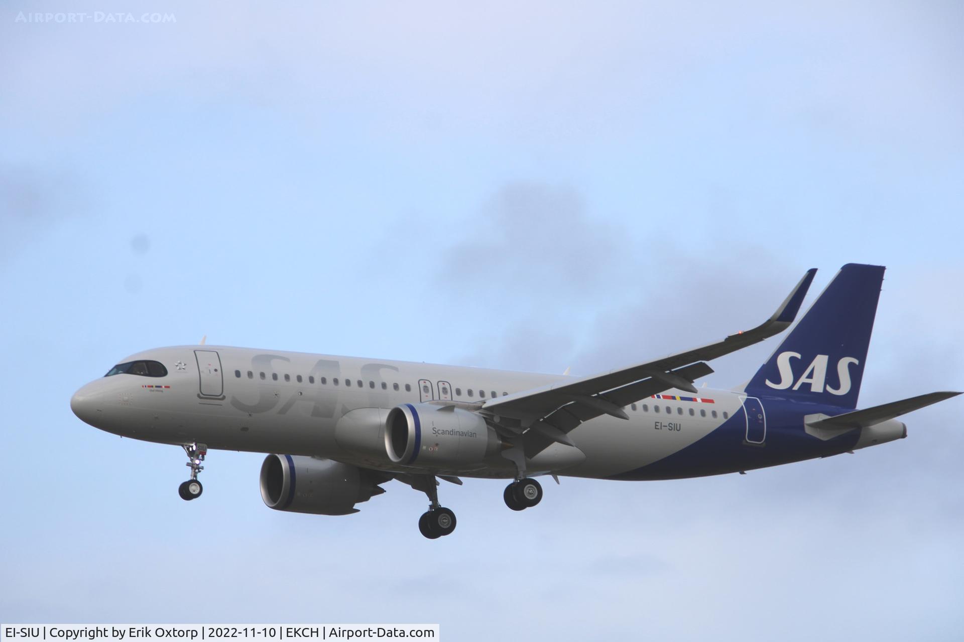 EI-SIU, 2022 Airbus A320-251N C/N 11043, EI-SIU landing rw 22L