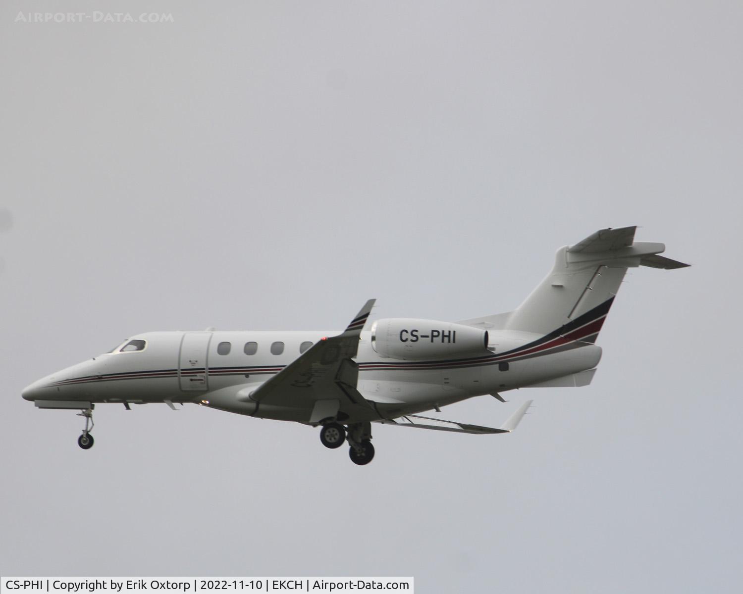CS-PHI, 2016 Embraer EMB-505 Phenom 300 C/N 50500332, CS-PHI landing rw 22L