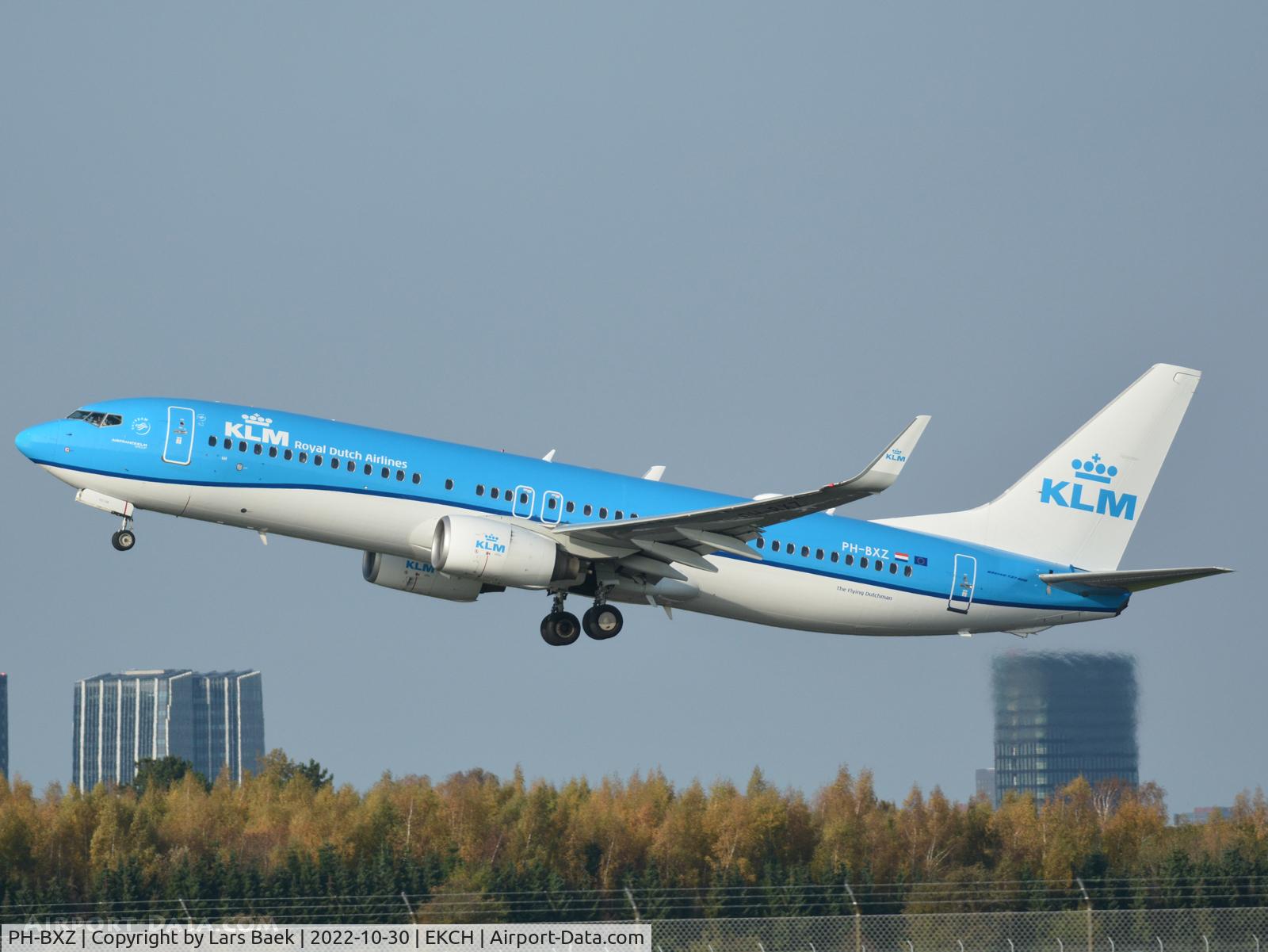 PH-BXZ, 2008 Boeing 737-8K2 C/N 30368, RWY22R from St. Magleby