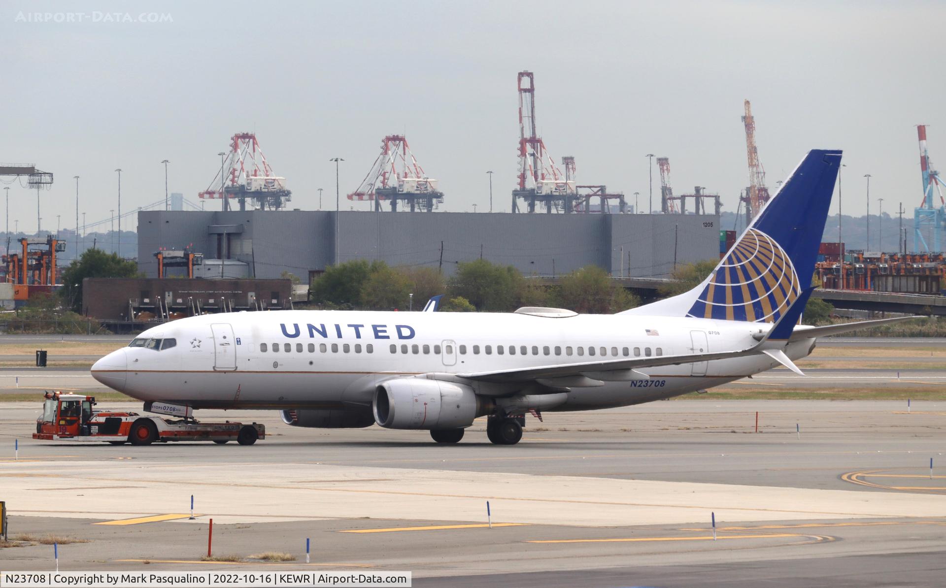N23708, 1998 Boeing 737-724 C/N 28769, Boeing 737-724