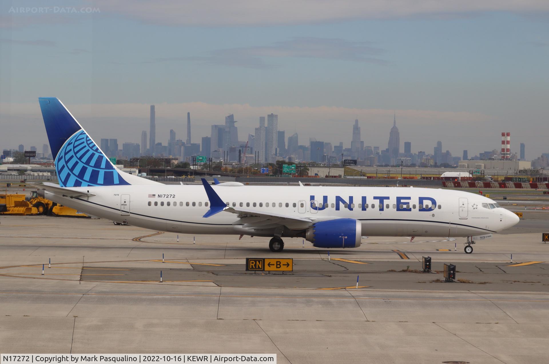 N17272, 2022 Boeing 737-8 MAX C/N 67527, Boeing 737-8 MAX
