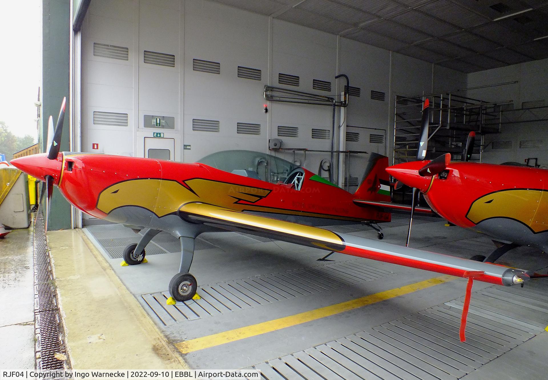 RJF04, 2018 Extra EA-330LX C/N LC072, Extra EA-330LX of the Royal Jordanian Falcons display team at the 2022 Sanicole Spottersday at Kleine Brogel air base