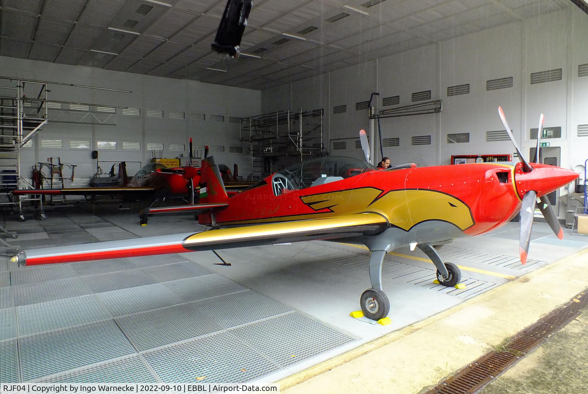 RJF04, 2018 Extra EA-330LX C/N LC072, Extra EA-330LX of the Royal Jordanian Falcons display team at the 2022 Sanicole Spottersday at Kleine Brogel air base