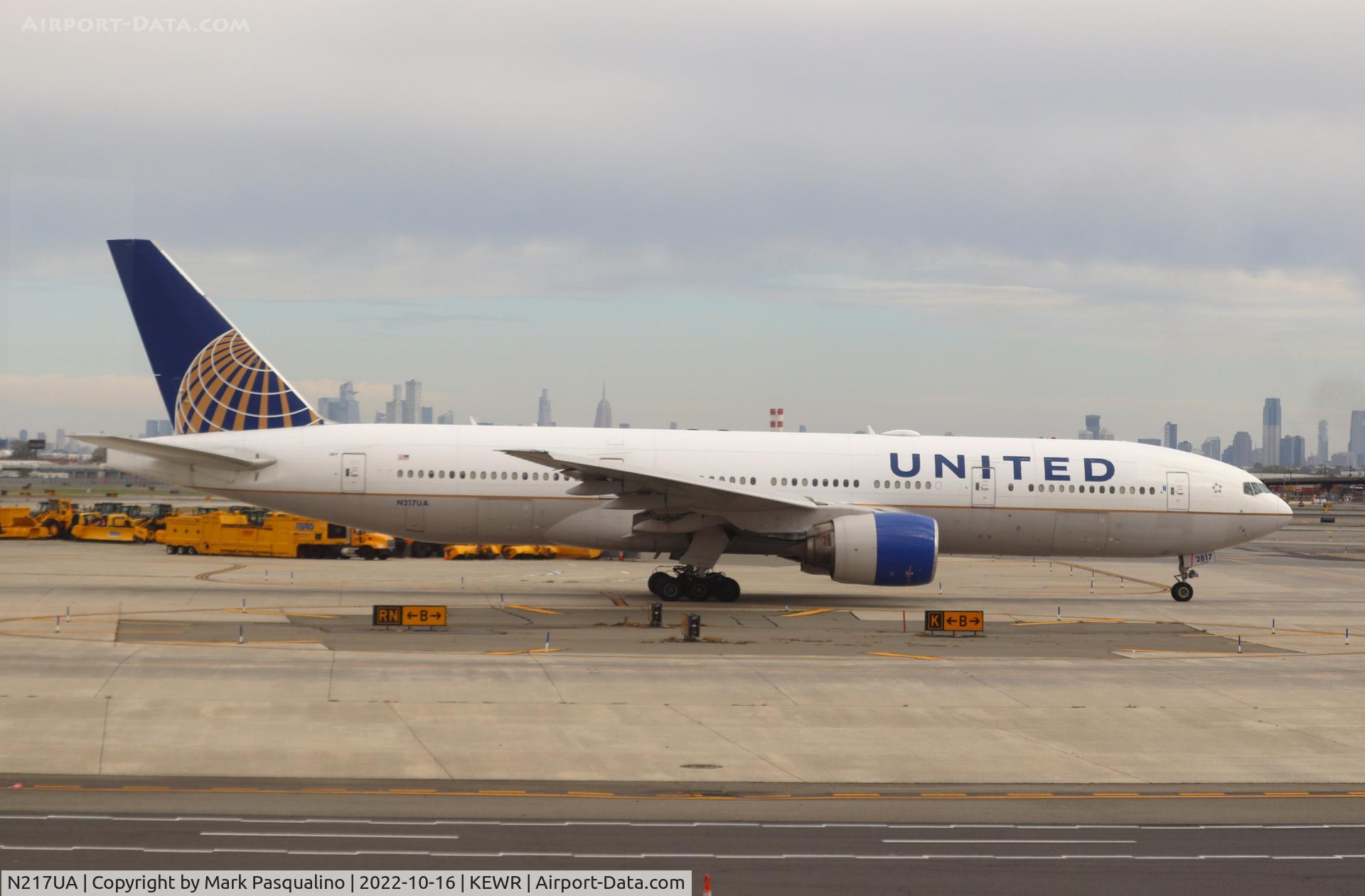 N217UA, 2000 Boeing 777-222 C/N 30550, Boeing 777-222